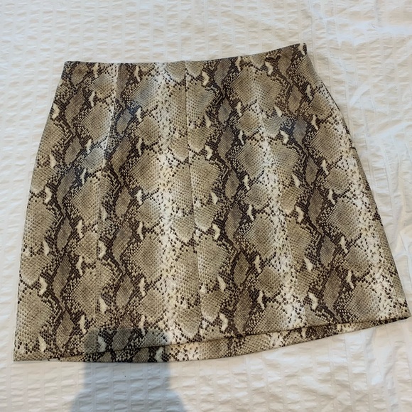 M Boutique snakeprint mini skirt - Picture 1 of 1